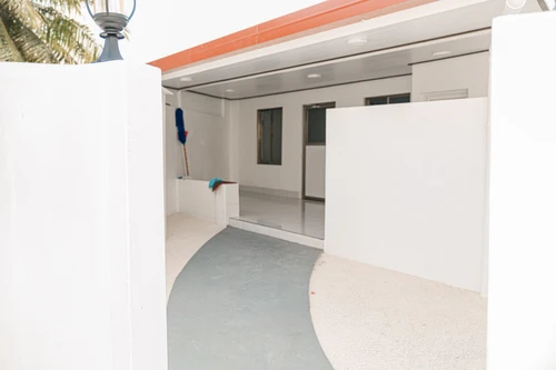 މަސްޖިދުލް ޒަހުރާގެ މަރާމާތުތައް ކުރުމުގެ މަސައްކަތް